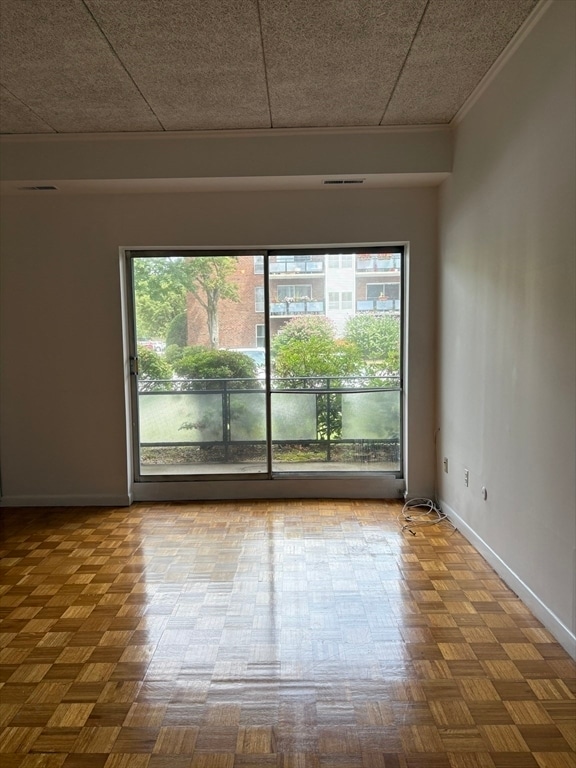 Building Photo - 57 Broadlawn Park