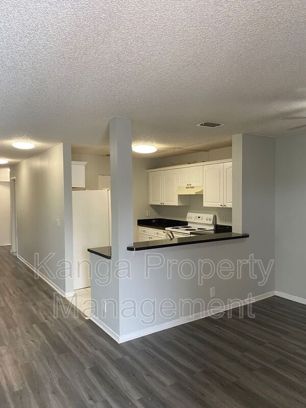 Foto del edificio - 11453 NW 35th St