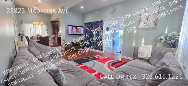 Foto del edificio - 22823 Madrona Ave