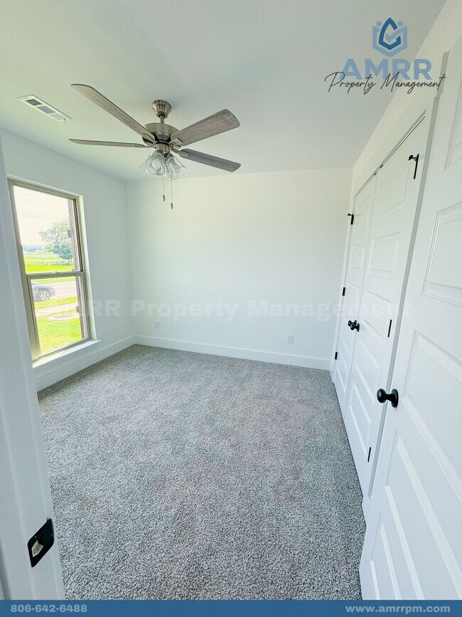 Building Photo - Spacious 4-Bedroom Home – Your Family’s Ne...