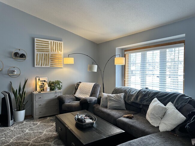 Foto del edificio - 11359 Polk St