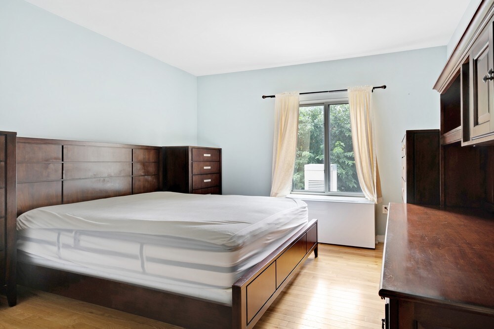 Foto principal - 152 E 118th St