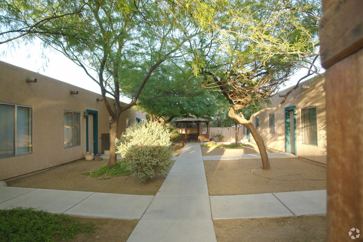 Building Photo - 3744-3746 N Mesquite Pl