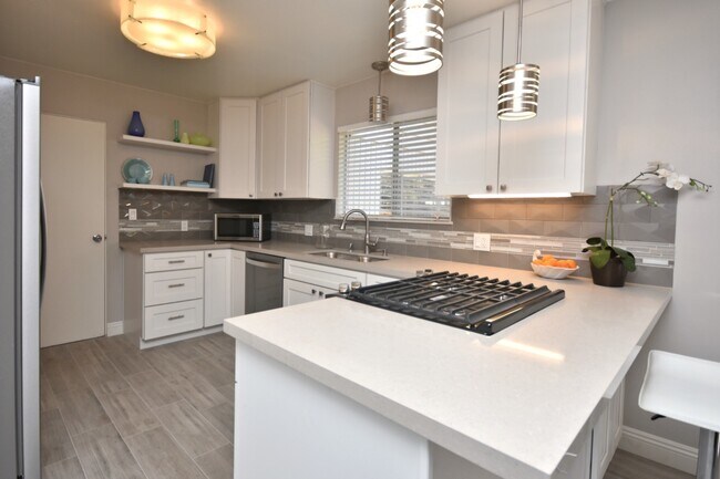 Building Photo - Beautiful Ranch Style 3 Bedroom Home in Vi...