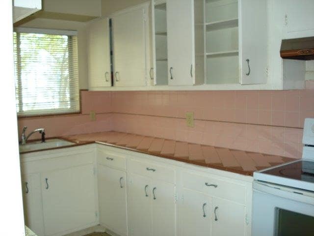 Interior Photo - 126 Gardner St