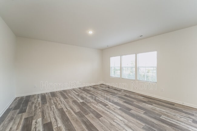 Building Photo - 6096 Coral View Dr