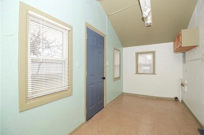 Foto del edificio - 301 S 3rd St