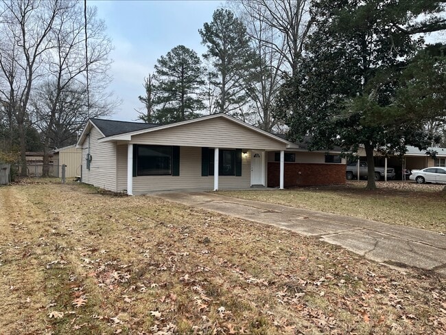 Building Photo - 708 Cottonwood Dr