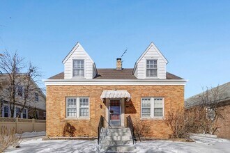 Building Photo - 6550 W Ebinger Dr