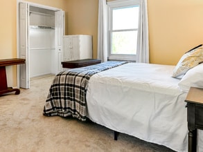 Building Photo - 6636 Isle of Skye Dr