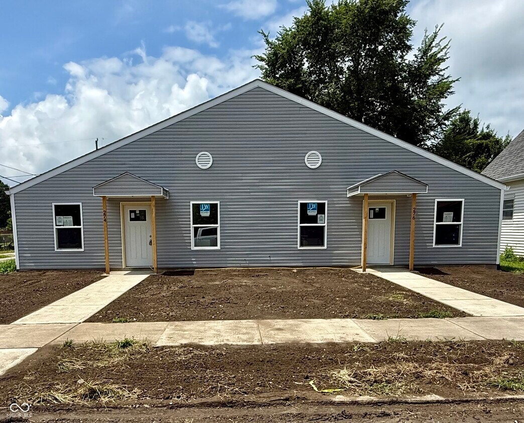 Primary Photo - 276 N Vine St