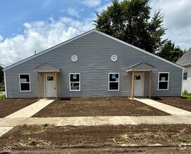 Building Photo - 276 N Vine St
