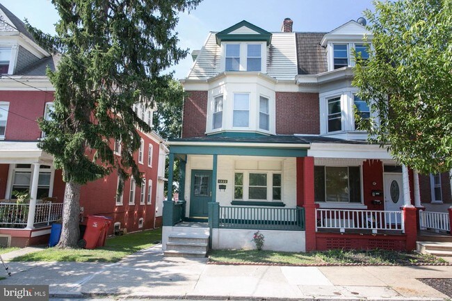 Building Photo - 1222 W Airy St