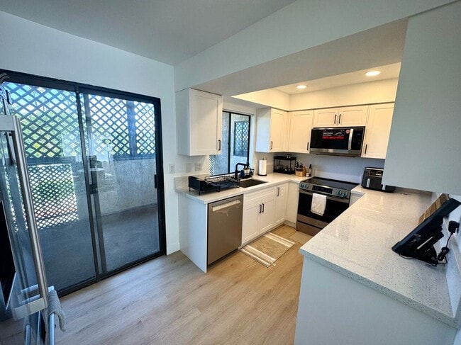 Foto del edificio - 400 S Flower St