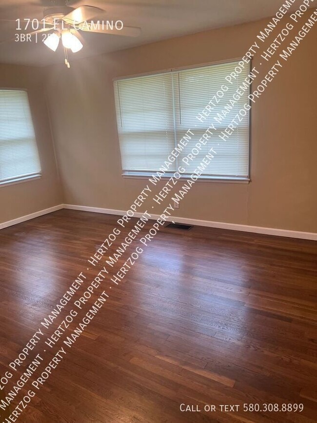 Foto del edificio - 1701 El Camino St