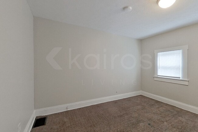 Building Photo - 964-966-966 Oakwood Ave