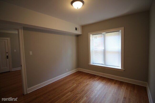 Building Photo - 2427 N Tripp Ave