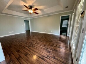 Building Photo - 140 Clear Creek Dr