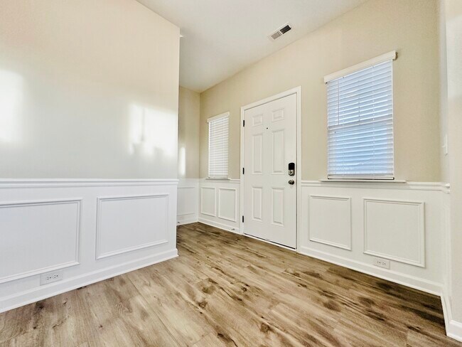 Foto del edificio - 116 Lexington Dr