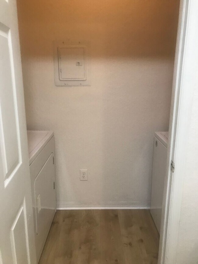 Foto del edificio - 3615CR#622(100)