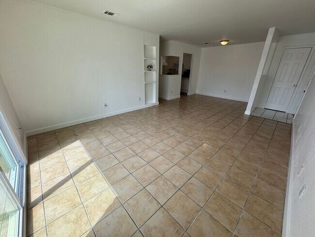 Foto del edificio - Gulf Breeze - Greenbriar Estates - 2 bed, 1 bath - Lawn care included