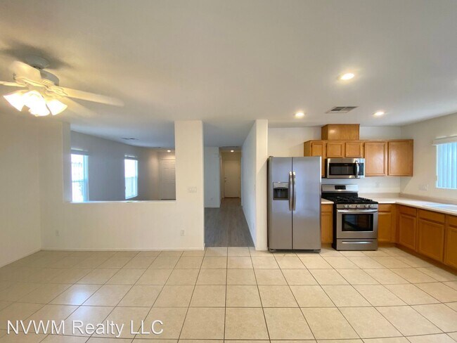Foto del edificio - 4 br, 2.5 bath House - 11228 Sandrone Ave