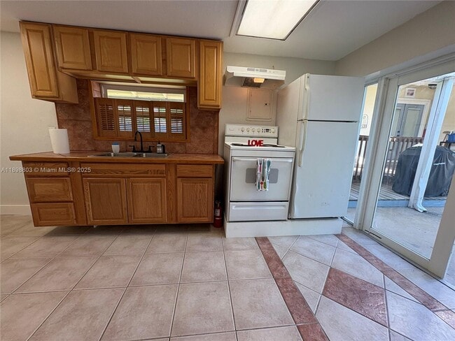 Building Photo - 830 S Beach St