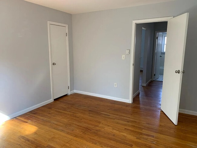 Building Photo - 4 Windsor Terrace