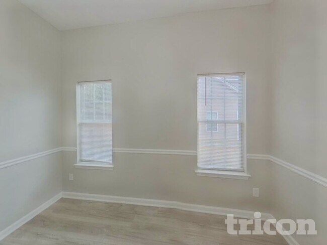 Foto del edificio - 3250 Diamond Blf