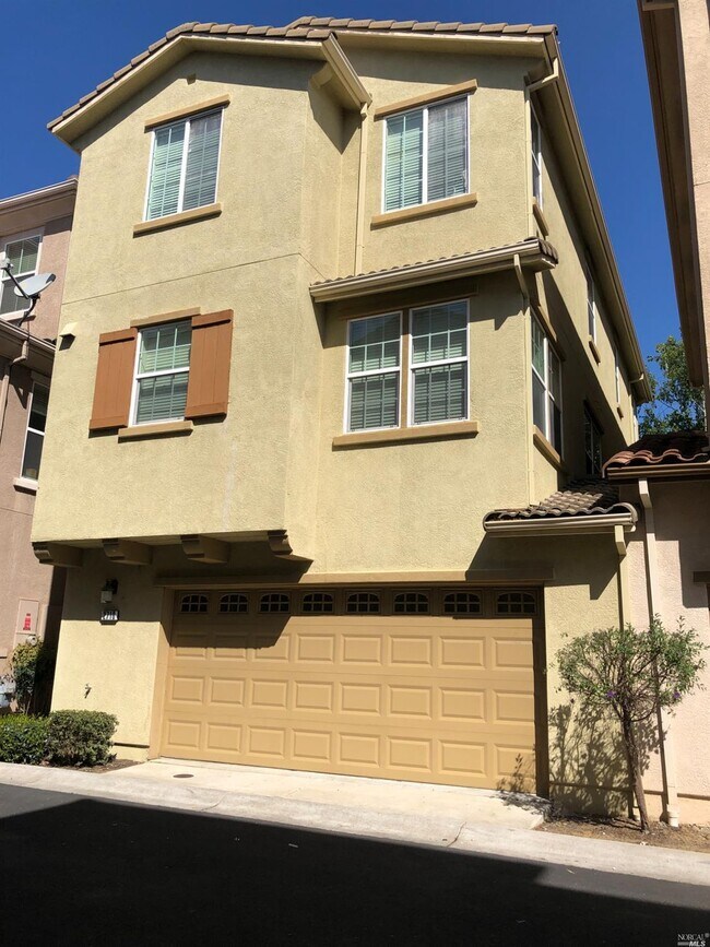 Building Photo - 2710 A Ln