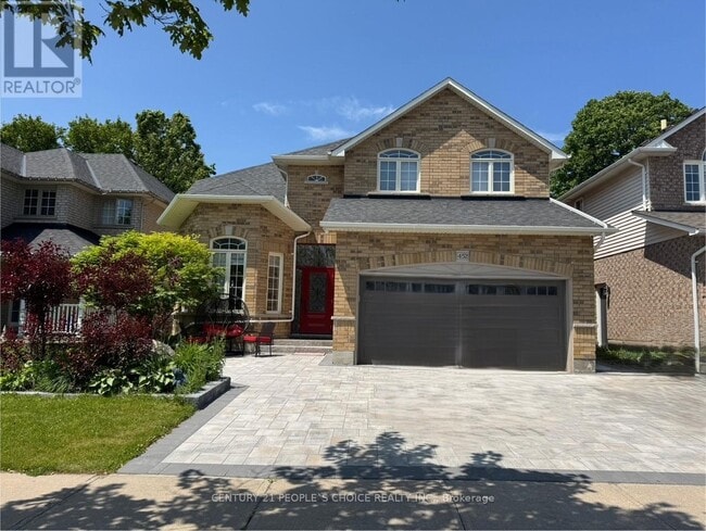 Building Photo - 452 Britannia Ave E