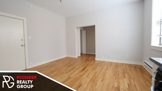 Foto del edificio - 2420 N Kedzie Blvd