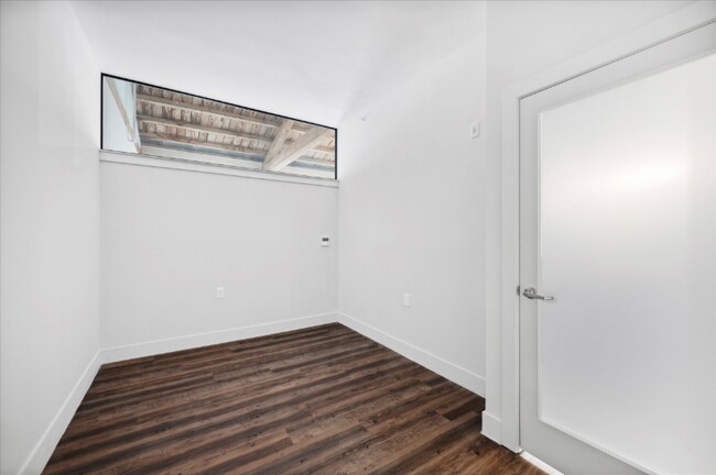 Building Photo - 3715 Main St