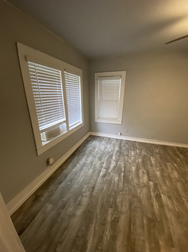 Building Photo - 217 Lotus St