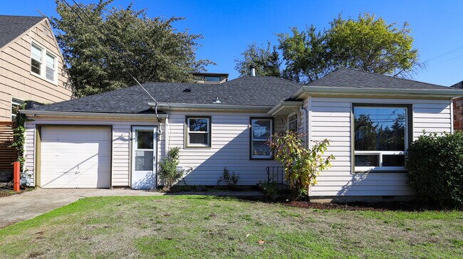 Building Photo - 714 NE 53rd Ave