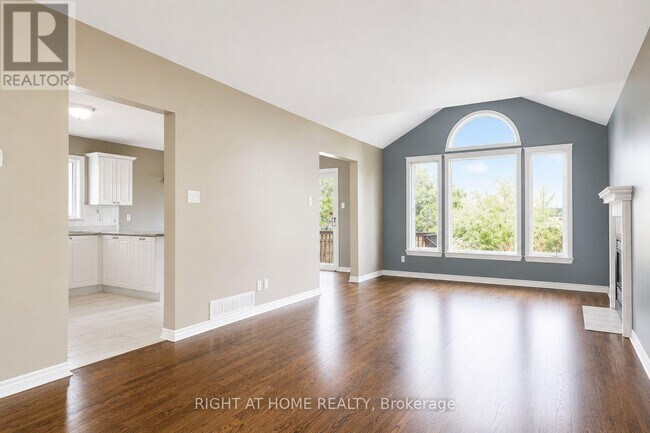 Building Photo - 18 Roberge Crescent