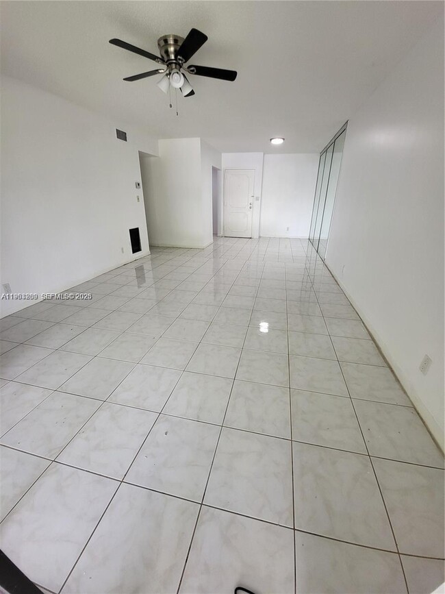 Foto del edificio - 3125 Oakland Shores Dr