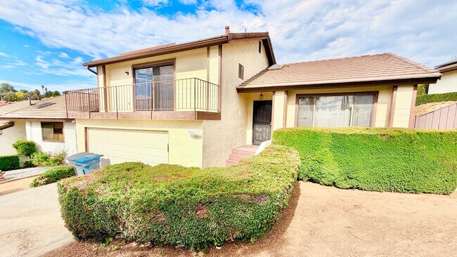 Foto del edificio - Wonderful Split-level Home with Spacious B...