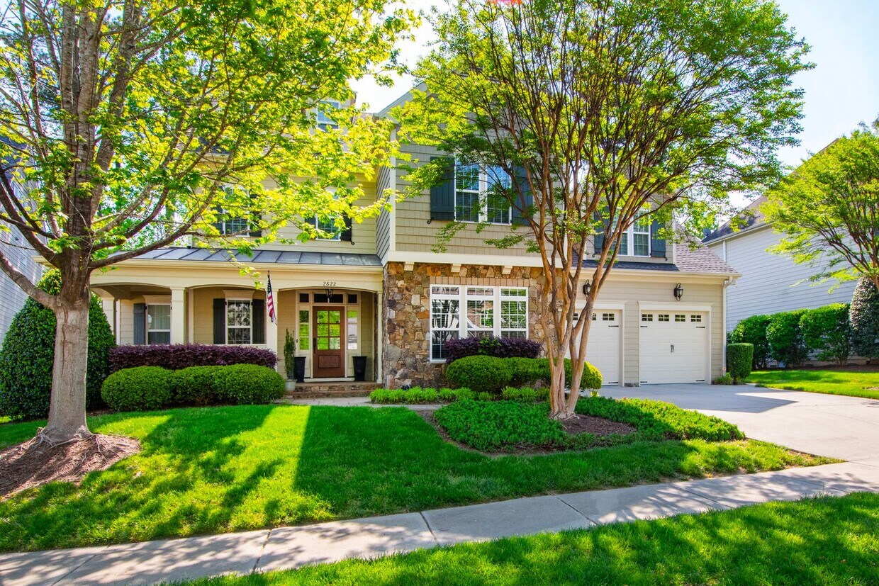 Foto principal - Elegant 5-Bedroom Home on Cul-de-Sac in So...