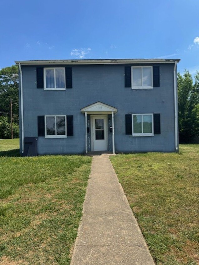 Primary Photo - 1703 Lamb Ave