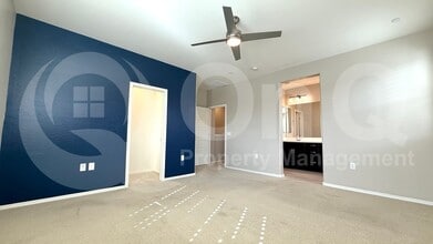 Building Photo - 2664 S Peppertree Dr
