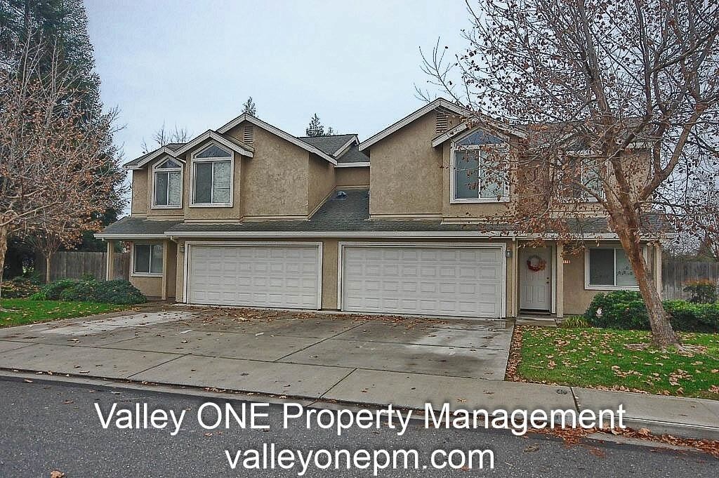 Primary Photo - 1120 E Monte Vista Ave, Turlock, CA 95382