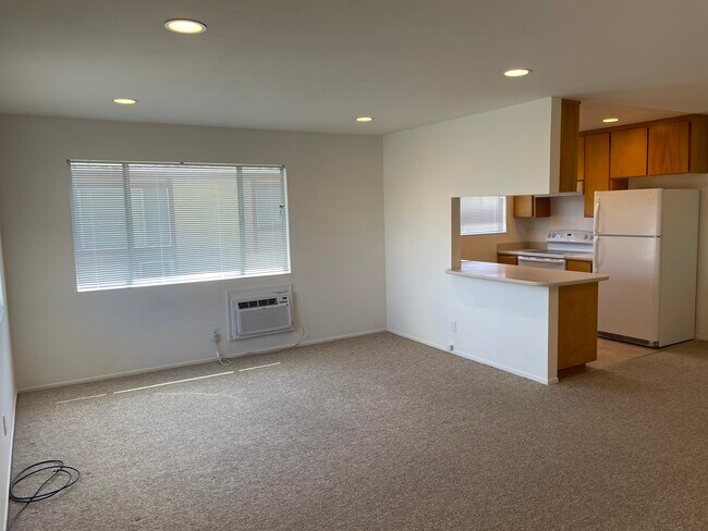Building Photo - 2149 Mount Diablo St