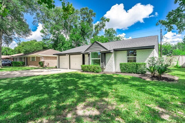 Building Photo - 5730 Alvarado Dr