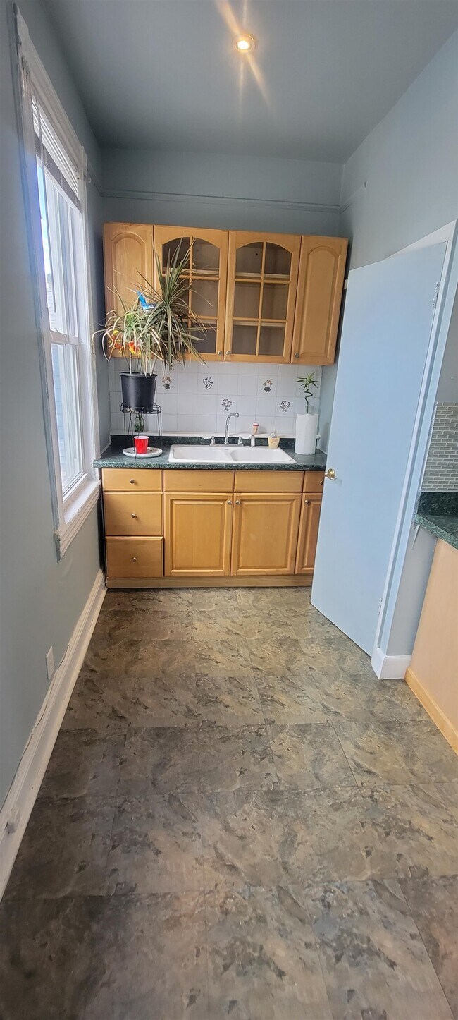 7 Mechanic St, Bayonne, NJ 07002 Condo for Rent in Bayonne, NJ