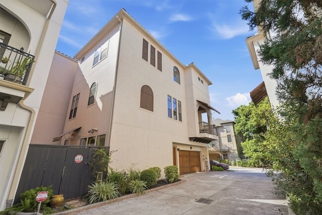 Building Photo - 4323 Rose St
