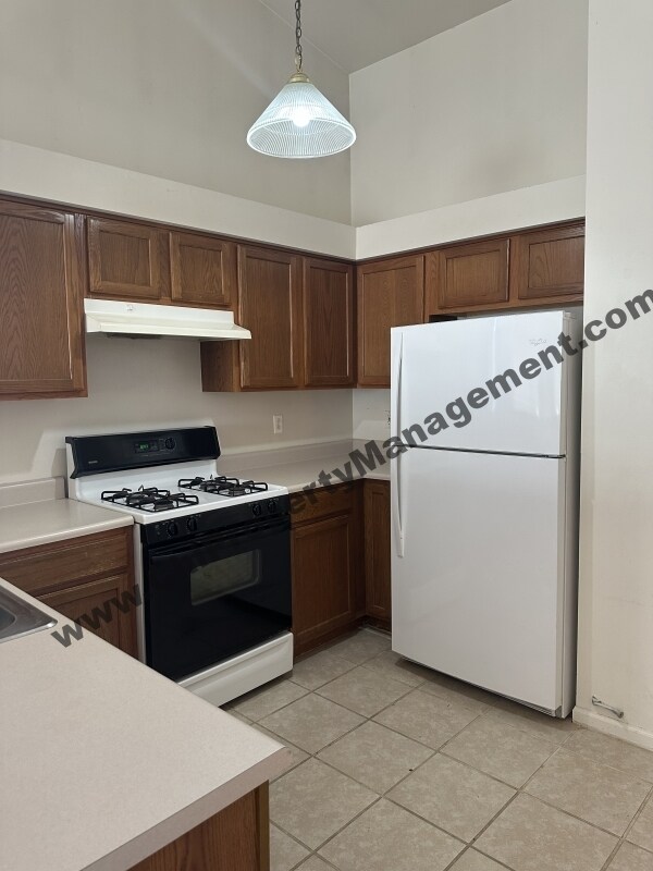 14121 Faulkner Ct, Plainfield, IL 60544 Condo for Rent in Plainfield, IL