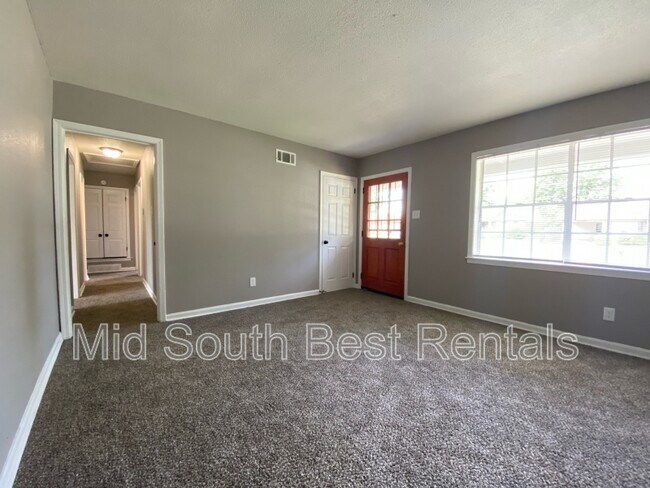 Building Photo - 4762 Aldridge Dr