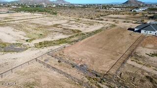 Building Photo - 713 W Adobe Dam Dr