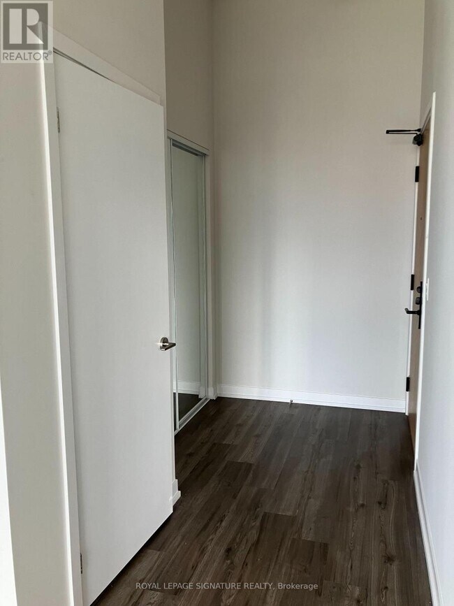 Building Photo - 25 Nicholas Ave